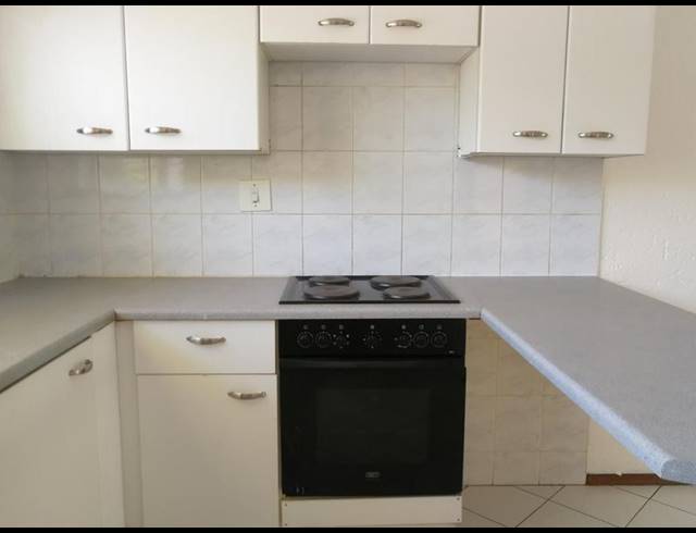 2 BEDROOM APARTMENT FOR SALE IN WATERKLOOF RIDGE
